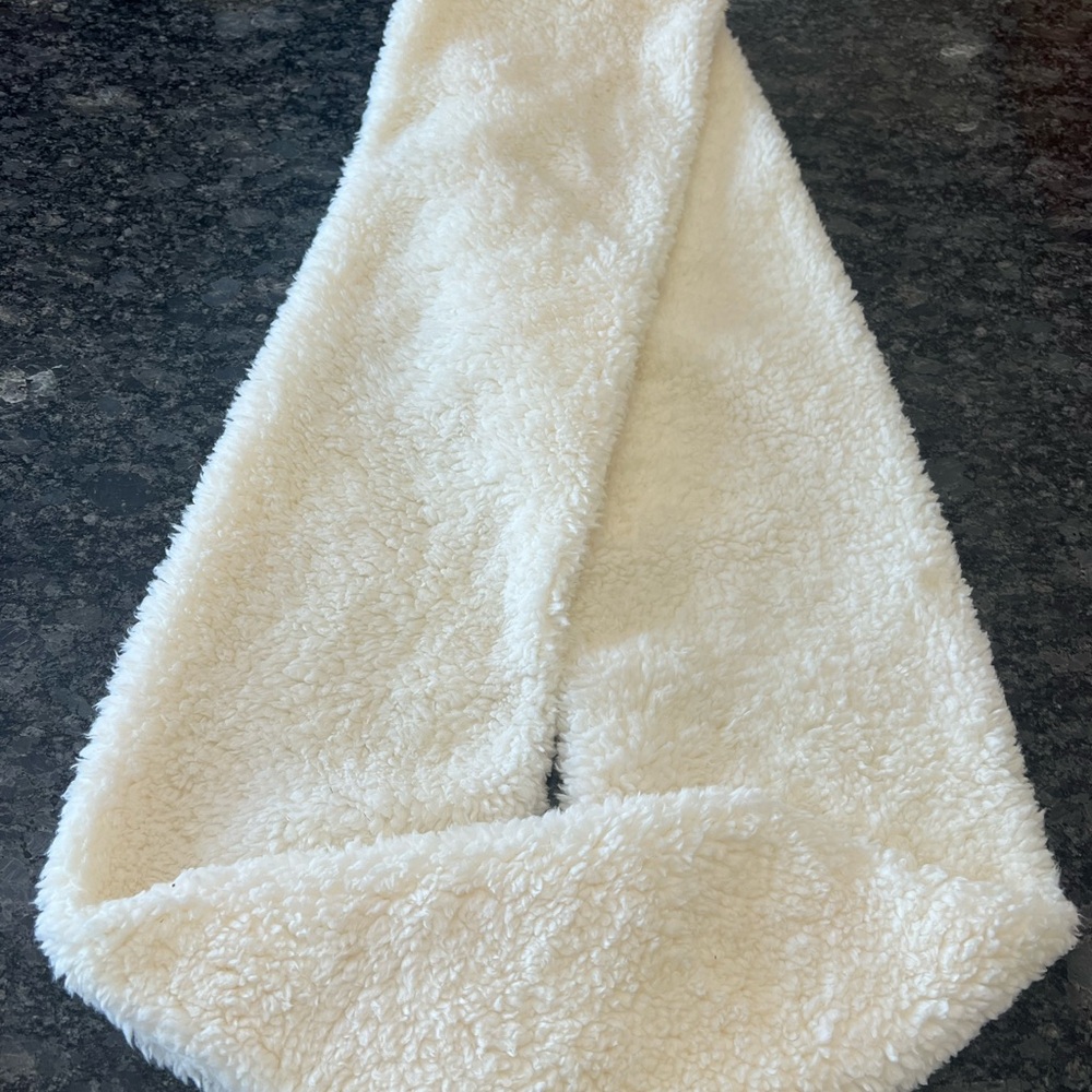 Cozy Hollister Ivory Infinity Scarf